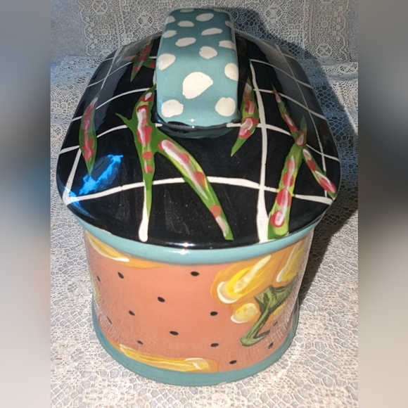 Droll Design poucher bowl vegetable details. - Picture 5 of 10